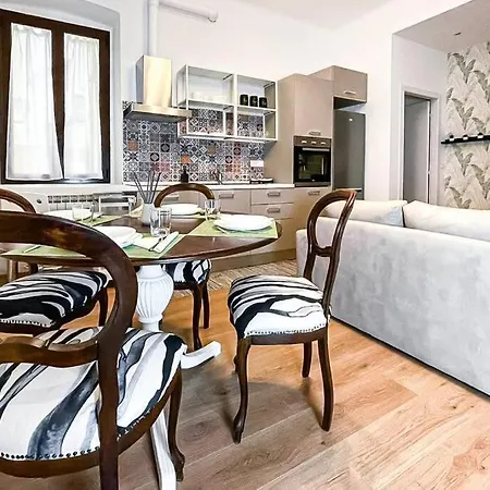 Luxury Stazione Centrale Elegante Loft Trieste